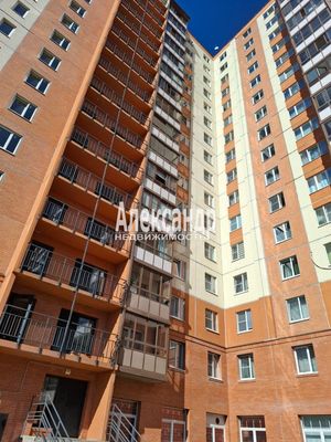 Продам однокомнатную (1-комн.) квартиру, Партизанской Славы б-р, 1, Кировск г