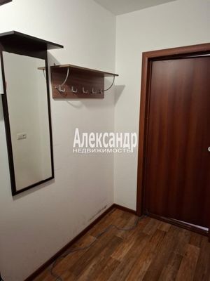 Продам однокомнатную (1-комн.) квартиру, Партизанской Славы б-р, 1, Кировск г