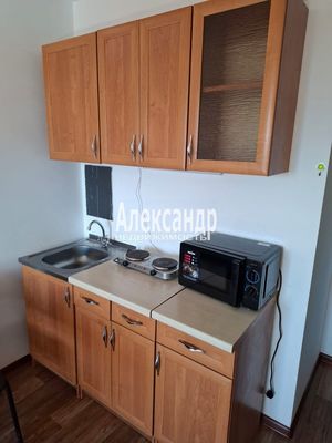 Продам однокомнатную (1-комн.) квартиру, Партизанской Славы б-р, 1, Кировск г