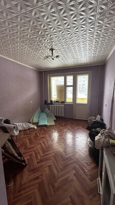 Продам трехкомнатную (3-комн.) квартиру, Космонавта Владислава Волкова ул, 2, Киров г