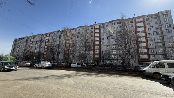 Продам трехкомнатную (3-комн.) квартиру, Космонавта Владислава Волкова ул, 2, Киров г