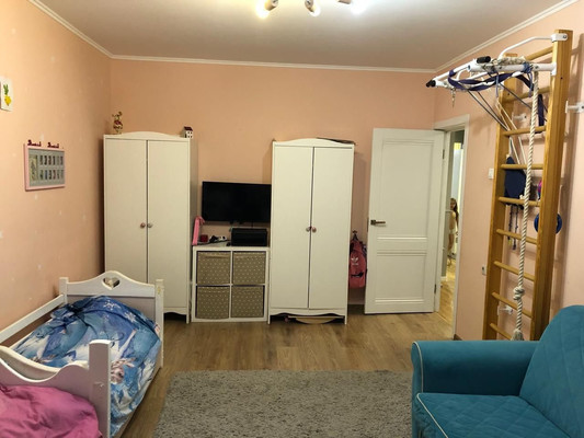 Продам двухкомнатную (2-комн.) квартиру, Скобелевская ул, 10, Москва г