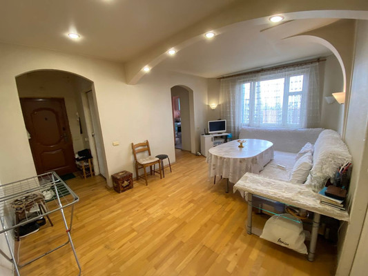 Продам трехкомнатную (3-комн.) квартиру, Маршала Голованова ул, 13, Москва г