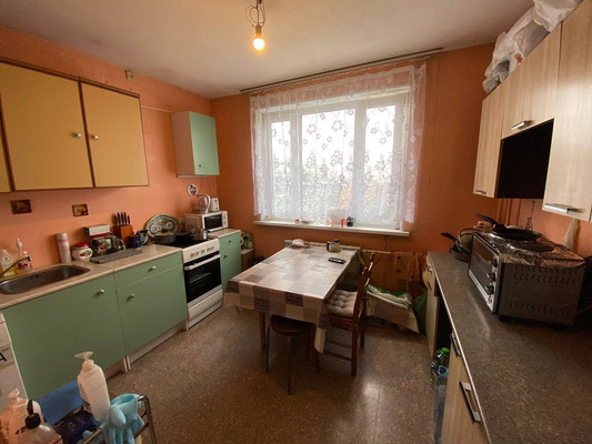 Продам трехкомнатную (3-комн.) квартиру, Маршала Голованова ул, 13, Москва г