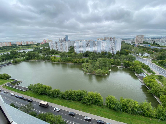 Продам трехкомнатную (3-комн.) квартиру, Маршала Голованова ул, 13, Москва г