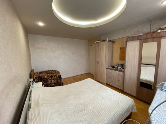 Продам трехкомнатную (3-комн.) квартиру, Маршала Голованова ул, 13, Москва г