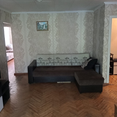 Продам трехкомнатную (3-комн.) квартиру, Краснооктябрьская ул, 34, Майкоп г