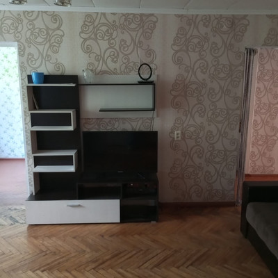 Продам трехкомнатную (3-комн.) квартиру, Краснооктябрьская ул, 34, Майкоп г