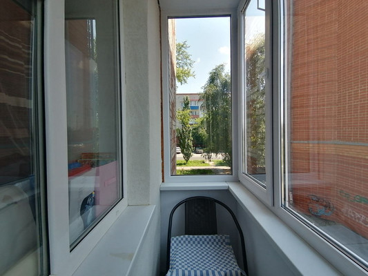 Продам трехкомнатную (3-комн.) квартиру, Шаронова ул, 5, Ишим г