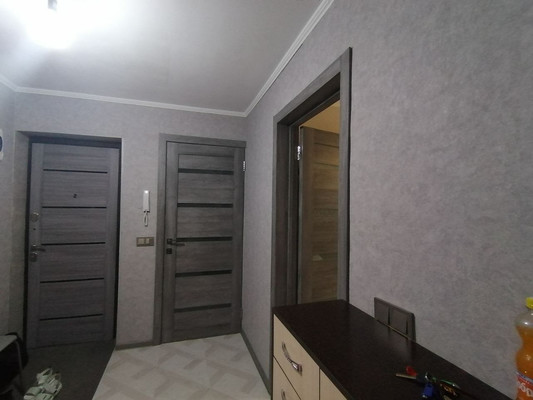 Продам трехкомнатную (3-комн.) квартиру, Шаронова ул, 5, Ишим г