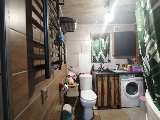 Продам трехкомнатную (3-комн.) квартиру, Шаронова ул, 5, Ишим г