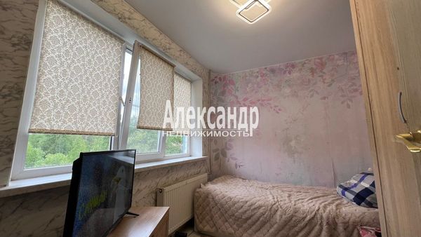 Продам трехкомнатную (3-комн.) квартиру, Гарькавого ул, 16, Светогорск г