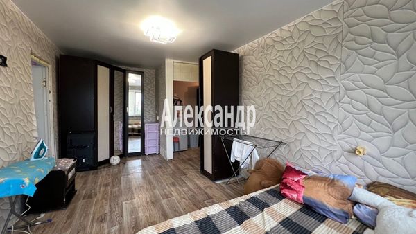 Продам трехкомнатную (3-комн.) квартиру, Гарькавого ул, 16, Светогорск г