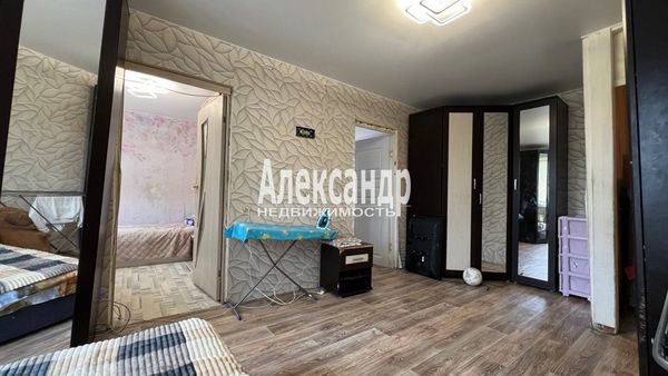 Продам трехкомнатную (3-комн.) квартиру, Гарькавого ул, 16, Светогорск г