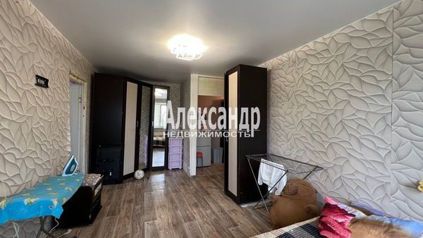 Продам трехкомнатную (3-комн.) квартиру, Гарькавого ул, 16, Светогорск г
