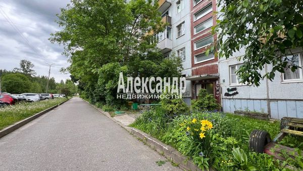 Продам трехкомнатную (3-комн.) квартиру, Гарькавого ул, 16, Светогорск г