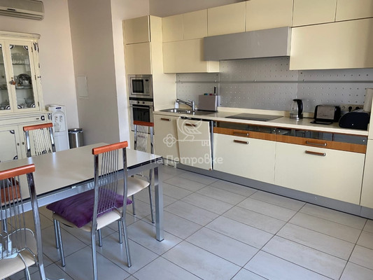 Продам трехкомнатную (3-комн.) квартиру, Красная Пресня ул, 21, Москва г