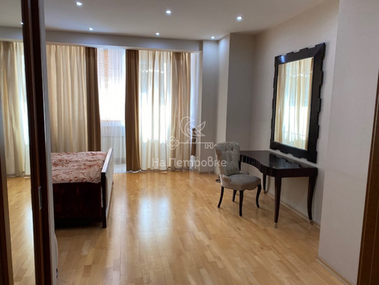 Продам трехкомнатную (3-комн.) квартиру, Красная Пресня ул, 21, Москва г
