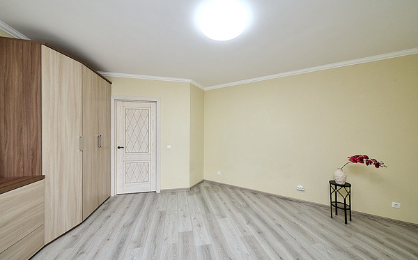 Продам однокомнатную (1-комн.) квартиру, Авиаторов Балтики пр-кт, 11к1, Мурино п