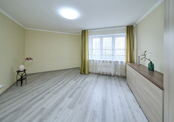 Продам однокомнатную (1-комн.) квартиру, Авиаторов Балтики пр-кт, 11к1, Мурино п