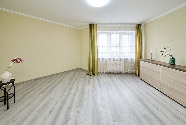 Продам однокомнатную (1-комн.) квартиру, Авиаторов Балтики пр-кт, 11к1, Мурино п