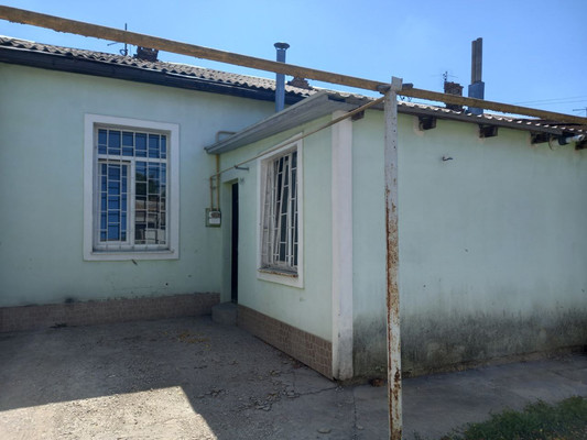 Продам трехкомнатную (3-комн.) квартиру, Садовая ул, 4, Симферополь г