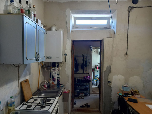 Продам трехкомнатную (3-комн.) квартиру, Садовая ул, 4, Симферополь г