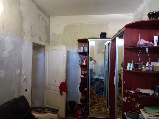 Продам трехкомнатную (3-комн.) квартиру, Садовая ул, 4, Симферополь г