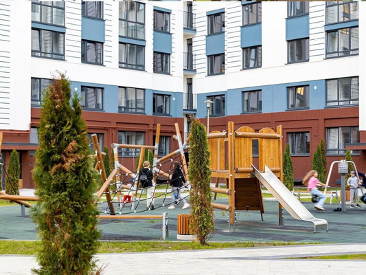 Продам трехкомнатную (3-комн.) , Героя России Катериничева ул, 9, Калининград г