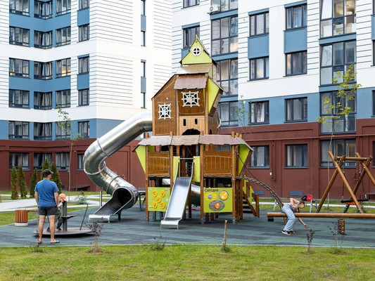 Продам трехкомнатную (3-комн.) , Героя России Катериничева ул, 9, Калининград г
