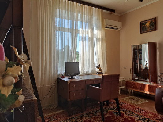 Продам трехкомнатную (3-комн.) квартиру, Крупской ул, 8к1, Москва г