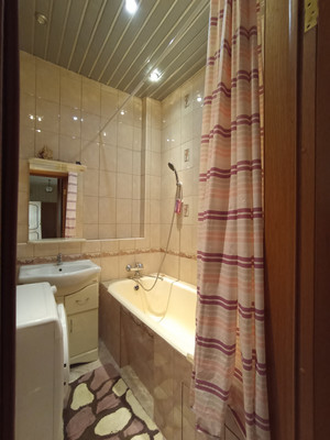 Продам трехкомнатную (3-комн.) квартиру, Крупской ул, 8к1, Москва г