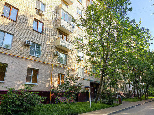 Продам трехкомнатную (3-комн.) квартиру, Крупской ул, 8к1, Москва г