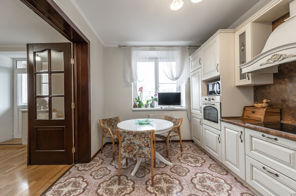Продам трехкомнатную (3-комн.) квартиру, Вешняковская ул, 3к1, Москва г