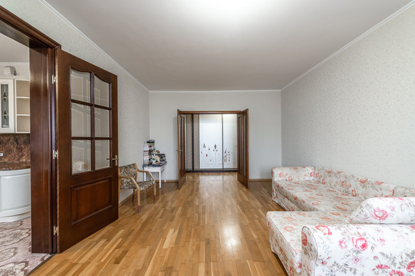 Продам трехкомнатную (3-комн.) квартиру, Вешняковская ул, 3к1, Москва г