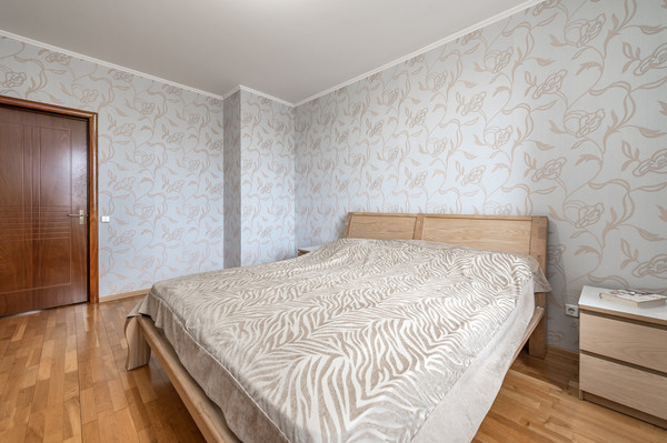 Продам трехкомнатную (3-комн.) квартиру, Вешняковская ул, 3к1, Москва г
