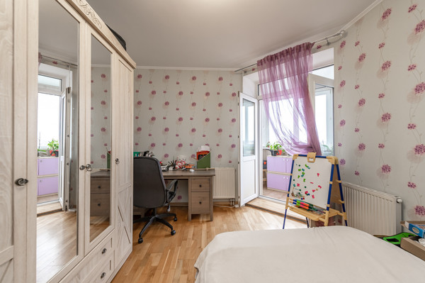 Продам трехкомнатную (3-комн.) квартиру, Вешняковская ул, 3к1, Москва г