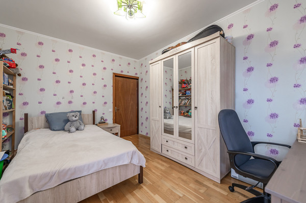 Продам трехкомнатную (3-комн.) квартиру, Вешняковская ул, 3к1, Москва г
