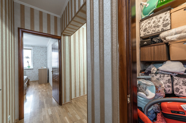 Продам трехкомнатную (3-комн.) квартиру, Вешняковская ул, 3к1, Москва г