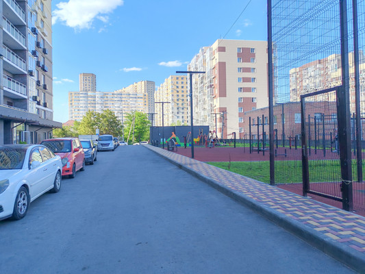 Продам двухкомнатную (2-комн.) квартиру, Горсоветская ул, 77, Ростов-на-Дону г