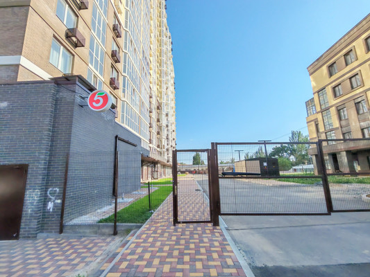 Продам двухкомнатную (2-комн.) квартиру, Горсоветская ул, 77, Ростов-на-Дону г