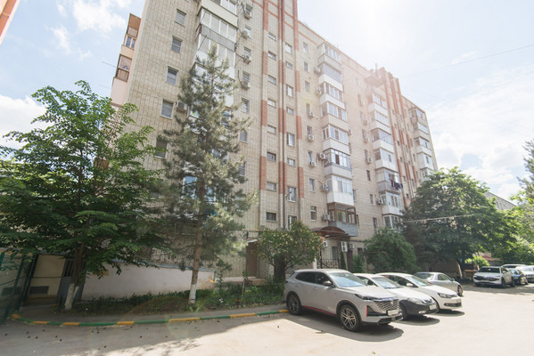 Продам трехкомнатную (3-комн.) квартиру, Кирова ул, 30, Батайск г