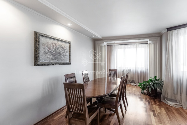 Продам трехкомнатную (3-комн.) квартиру, Люблинская ул, 165к2, Москва г
