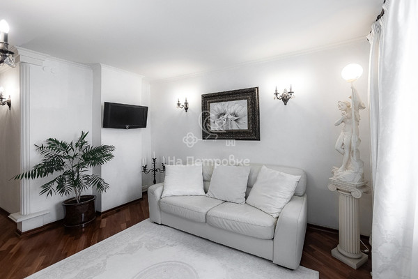 Продам трехкомнатную (3-комн.) квартиру, Люблинская ул, 165к2, Москва г
