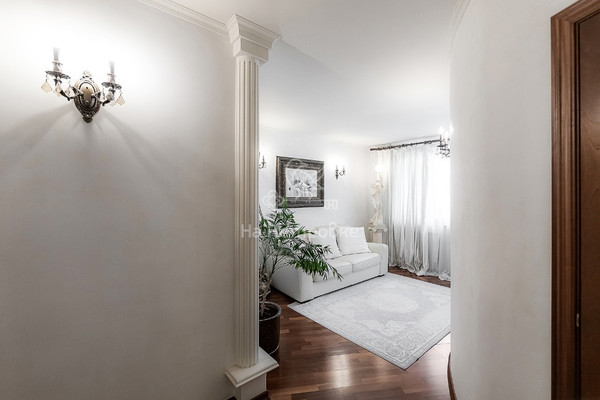 Продам трехкомнатную (3-комн.) квартиру, Люблинская ул, 165к2, Москва г
