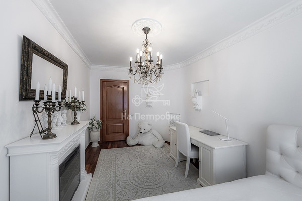 Продам трехкомнатную (3-комн.) квартиру, Люблинская ул, 165к2, Москва г