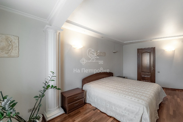 Продам трехкомнатную (3-комн.) квартиру, Люблинская ул, 165к2, Москва г