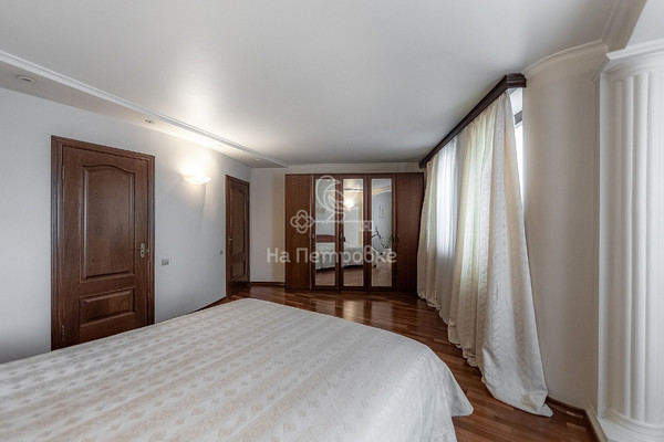 Продам трехкомнатную (3-комн.) квартиру, Люблинская ул, 165к2, Москва г