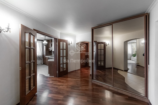 Продам трехкомнатную (3-комн.) квартиру, Люблинская ул, 165к2, Москва г