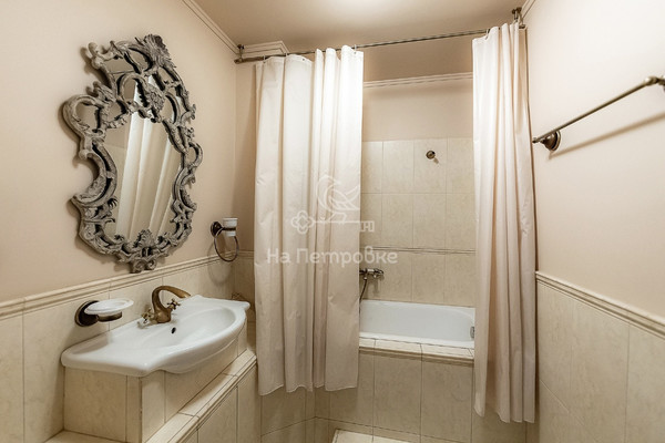 Продам трехкомнатную (3-комн.) квартиру, Люблинская ул, 165к2, Москва г